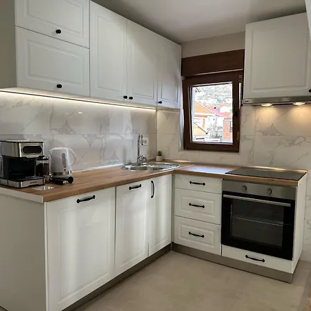 16th Street モスタル