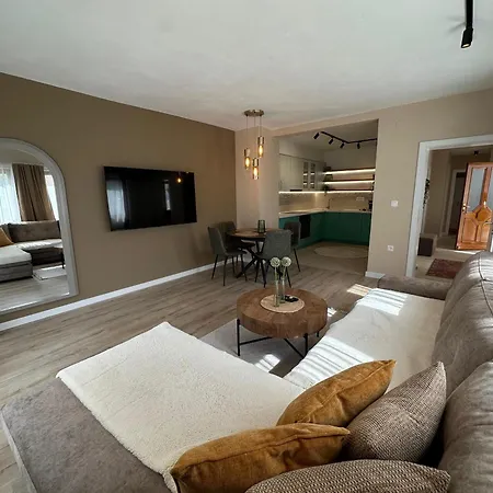 16th Street モスタル