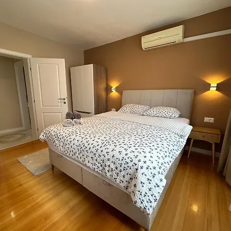 16th Street アパート モスタル