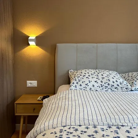 16th Street アパート モスタル